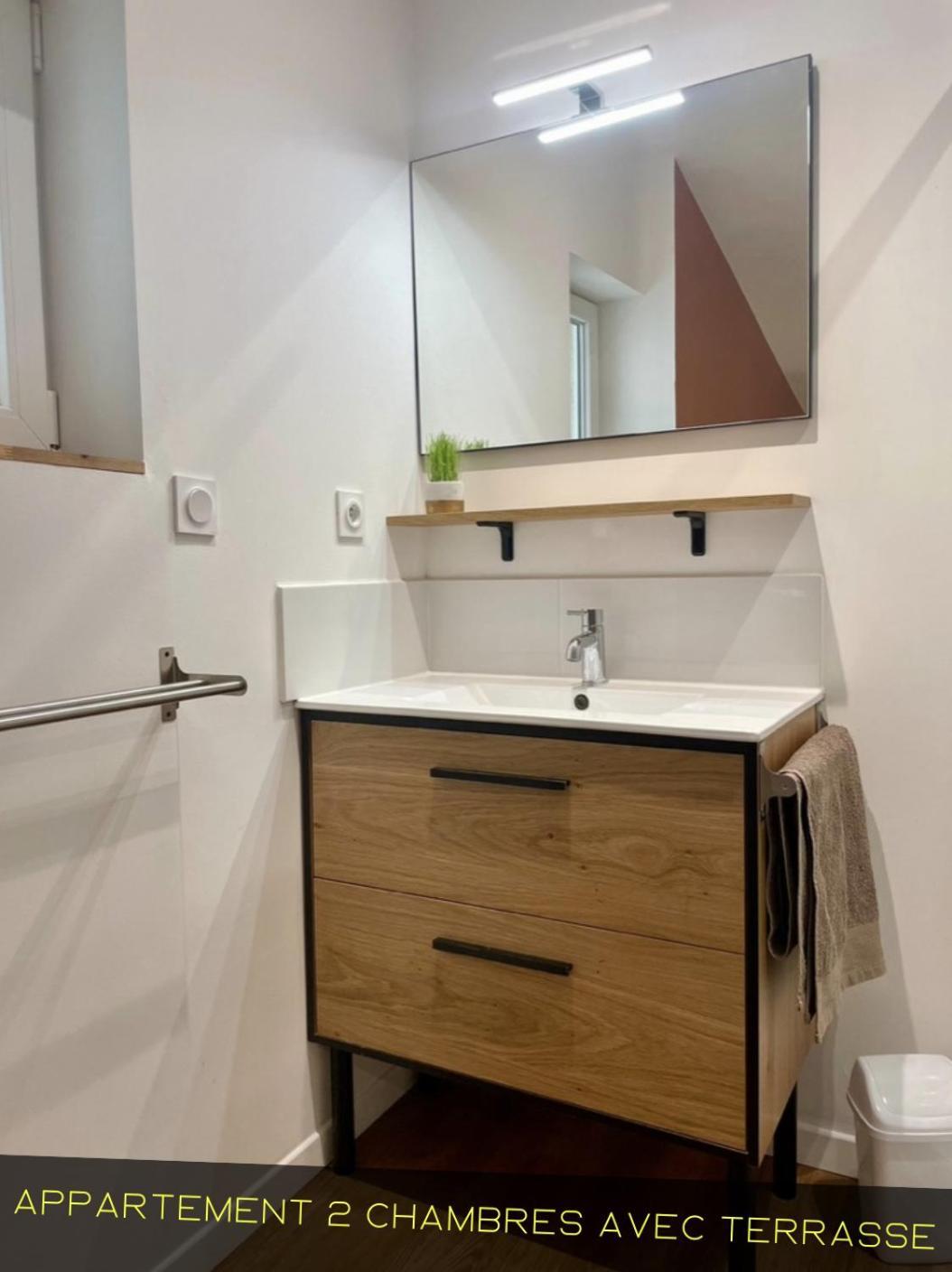 Les Appartements Du Pont Joubert Poitiers Exteriör bild